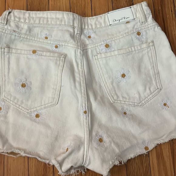 Adorable sunflower denim shorts, off white high rise - Picture 5 of 7